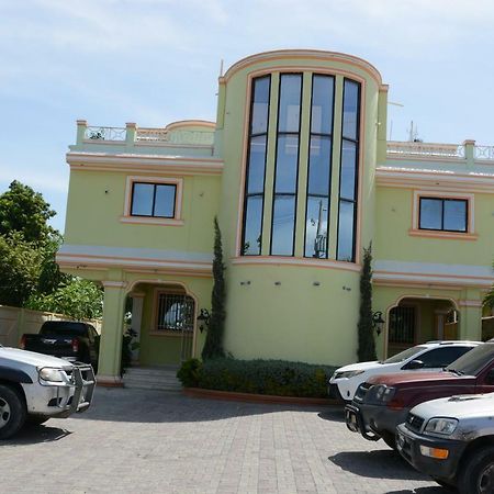 Hotel Tabarre 'S Palace ポルトープランス エクステリア 写真